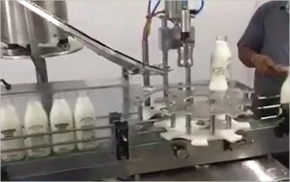 4 Head Servo Based Filling Machine