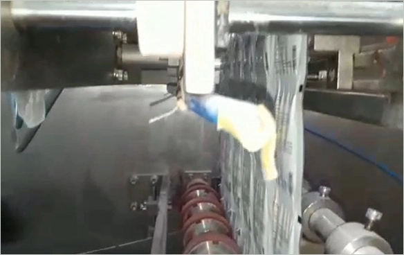 4 Head Servo Based Filling Machine